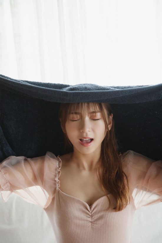 収録カット②:『SPA!デジタル写真集 塩川莉世 デートのあとには』