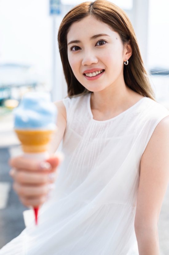 北川綾巴1st写真集:収録カット①